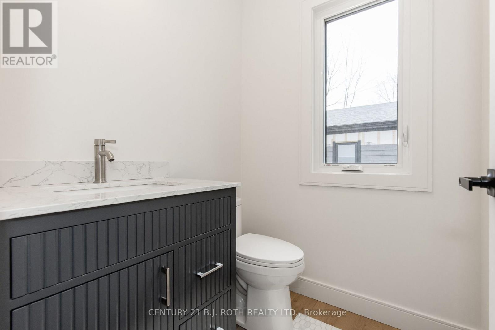 56 Brennan Avenue, Barrie (South Shore), Ontario  L4N 4B1 - Photo 18 - S13816696