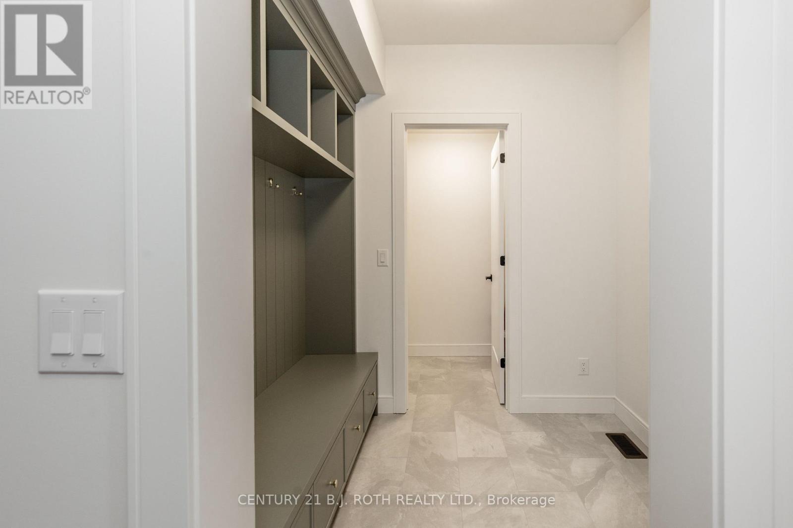 56 Brennan Avenue, Barrie (South Shore), Ontario  L4N 4B1 - Photo 20 - S13816696