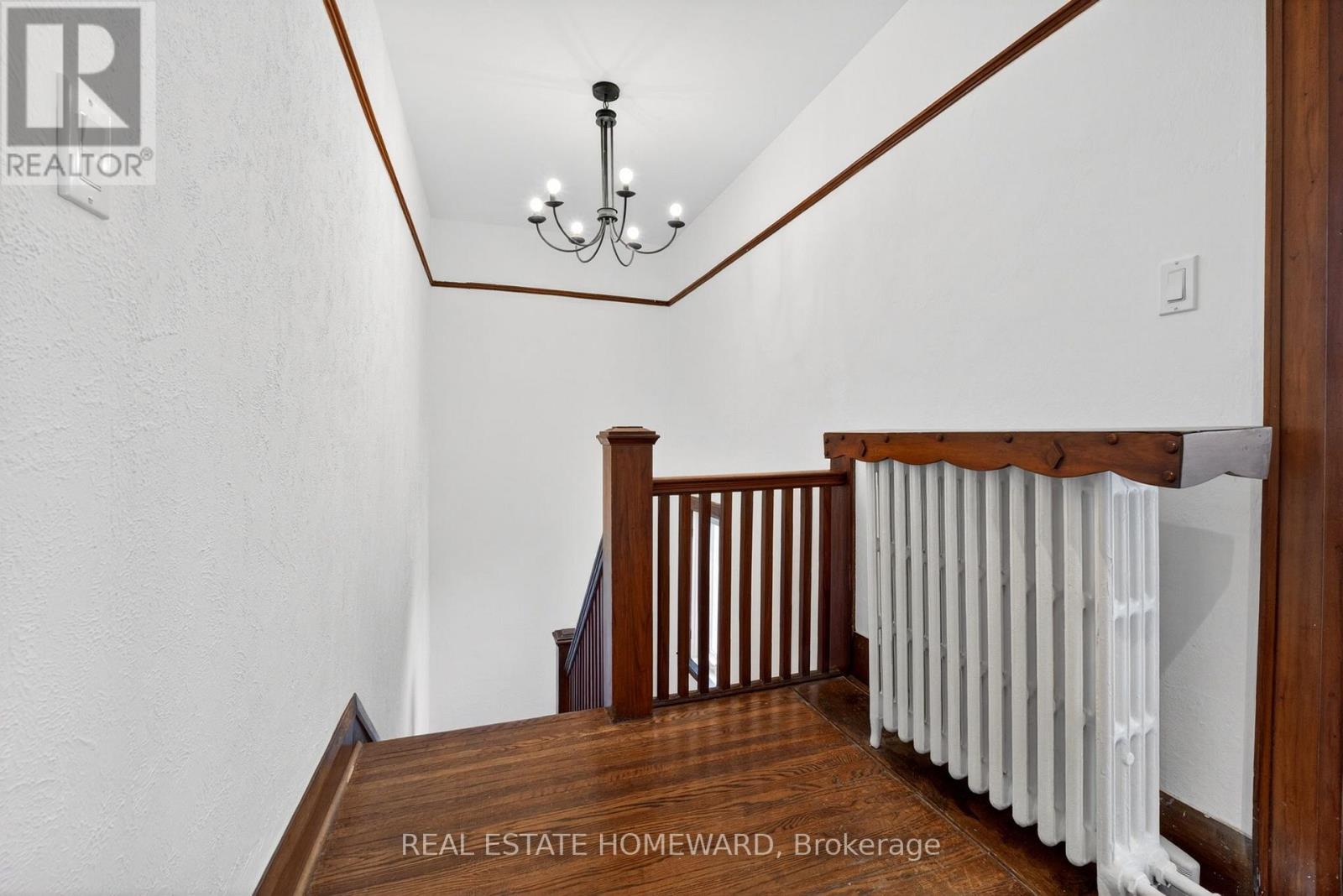128 Glen Manor Drive, Toronto, Ontario  M4E 2X6 - Photo 21 - E13583970