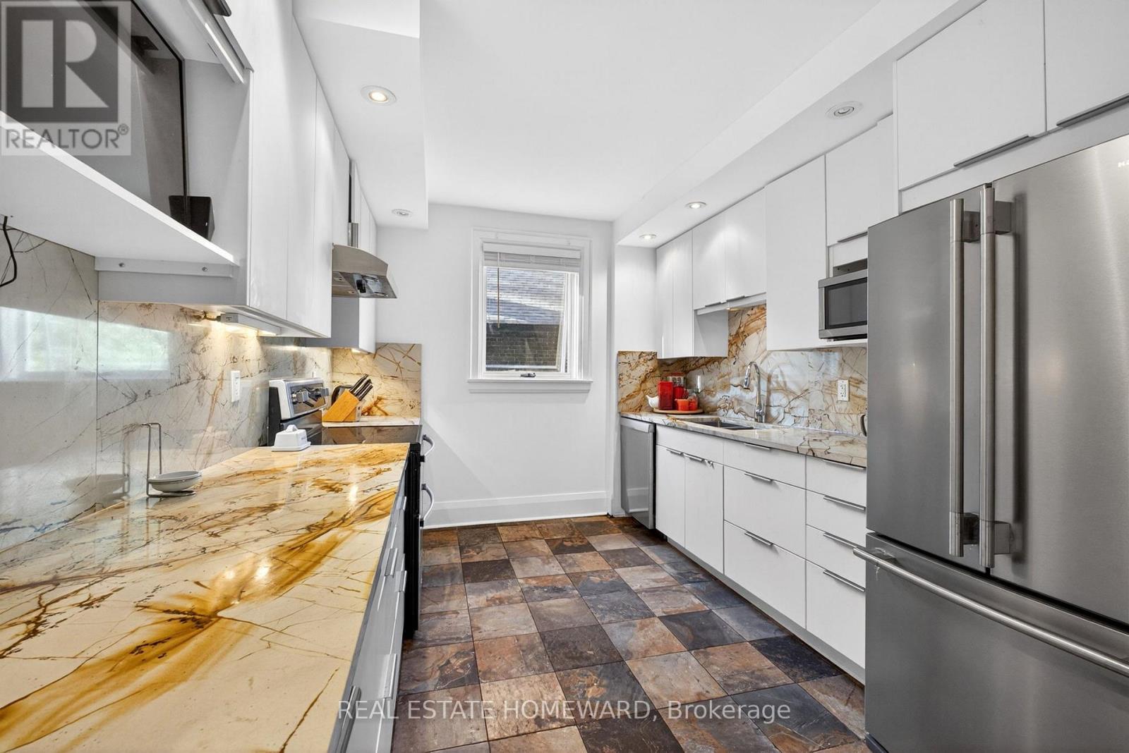 128 Glen Manor Drive, Toronto, Ontario  M4E 2X6 - Photo 14 - E13583970