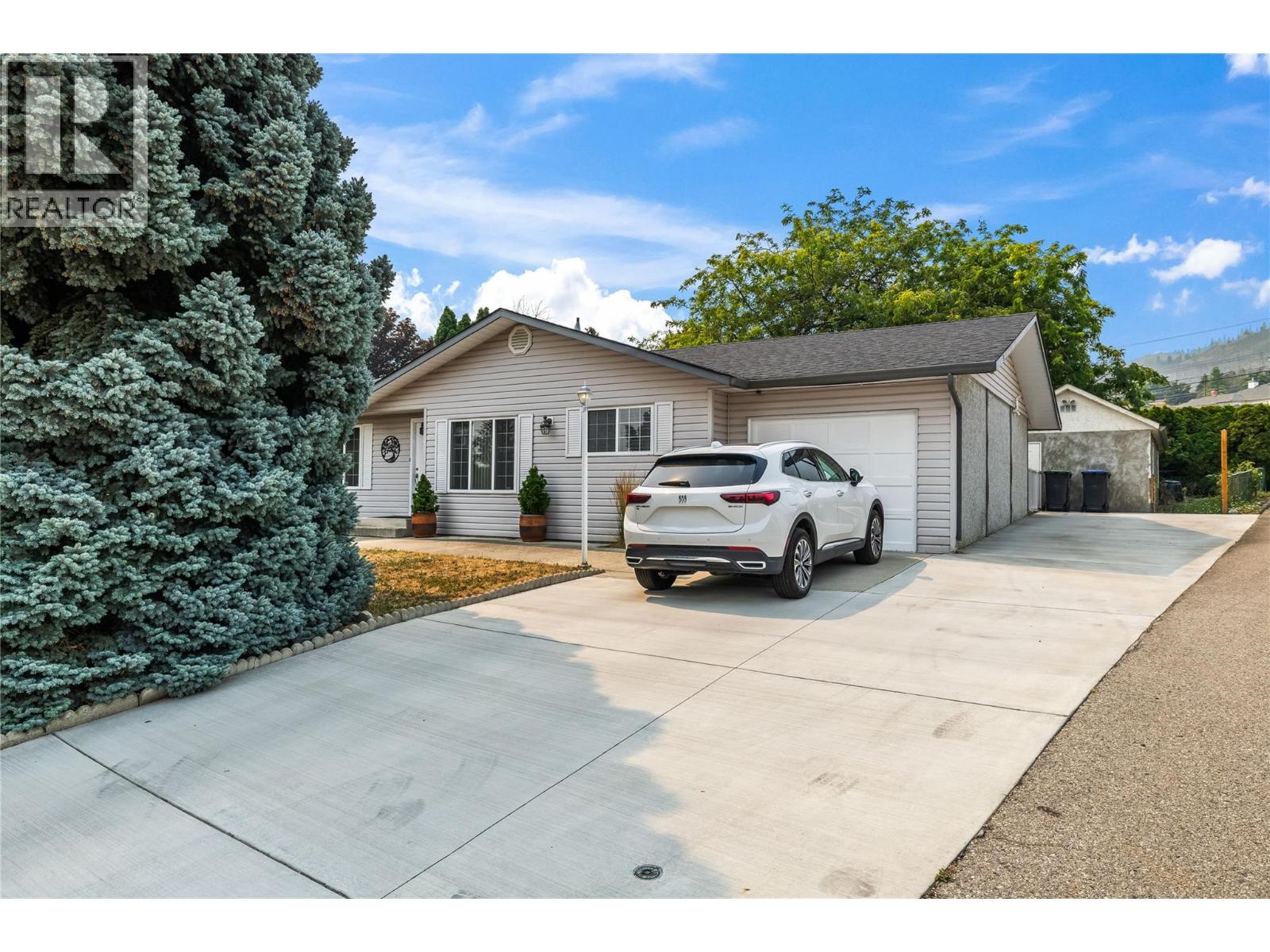 3792 Salloum Road, West Kelowna, British Columbia  V4T 1E3 - Photo 3 - 10395661