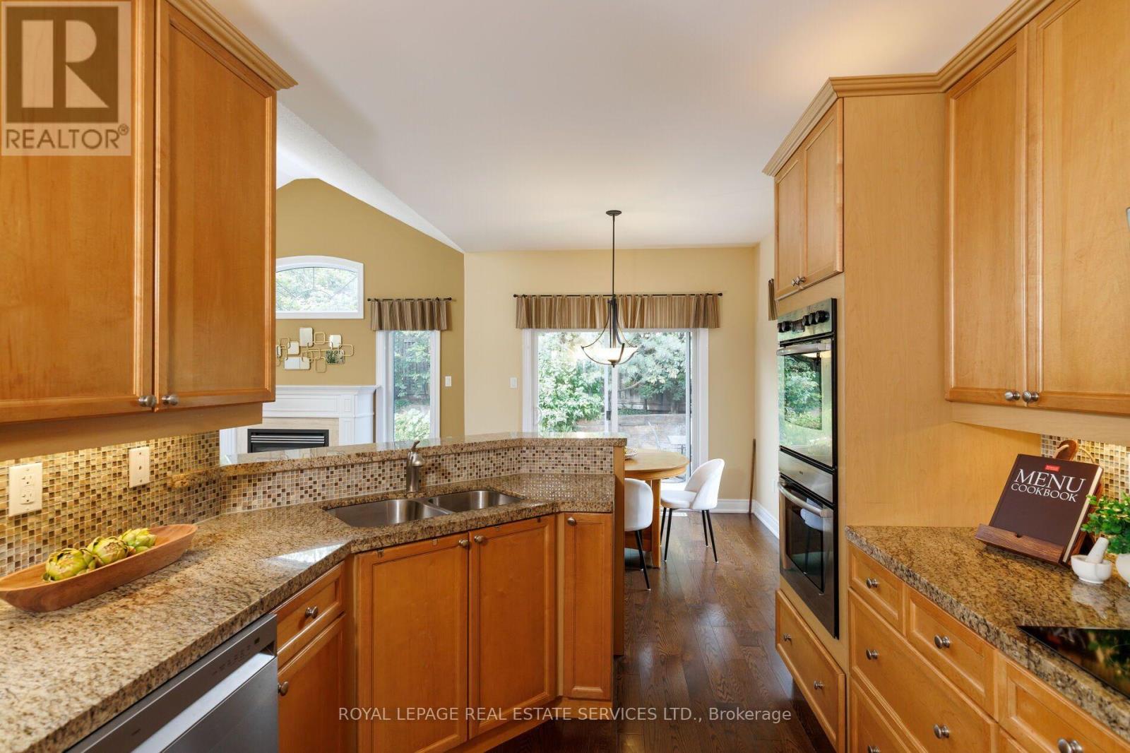 2424 Tesla Crescent, Oakville, Ontario  L6H 7T6 - Photo 17 - W13816668