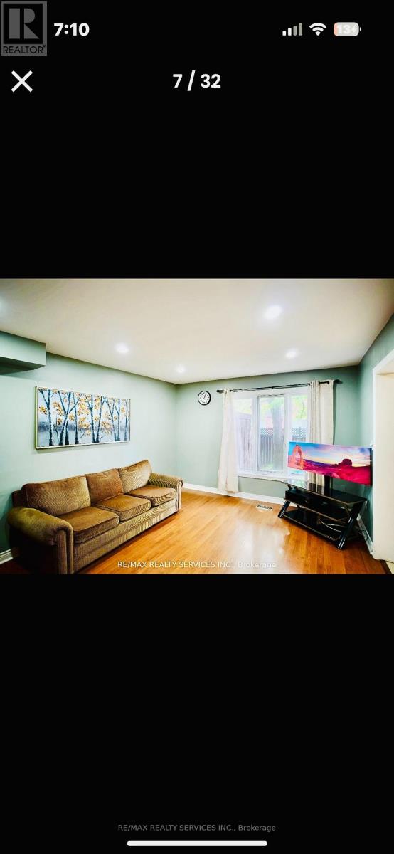 121 Pressed Brick Drive, Brampton, Ontario  L6V 4K5 - Photo 12 - W13816676