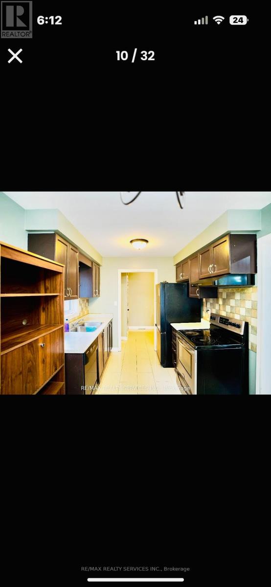 121 Pressed Brick Drive, Brampton, Ontario  L6V 4K5 - Photo 5 - W13816676