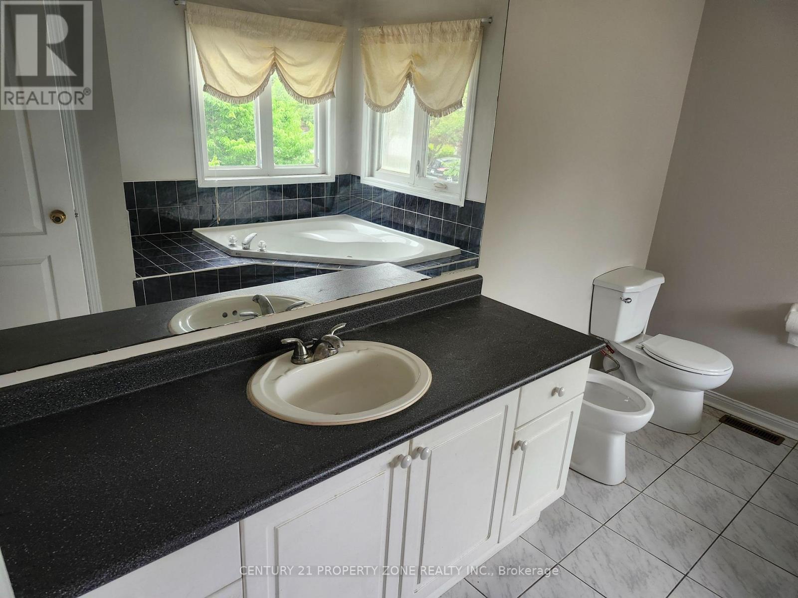 Main - 700 Peter Robertson Boulevard, Brampton, Ontario  L6R 1L7 - Photo 7 - W13816690