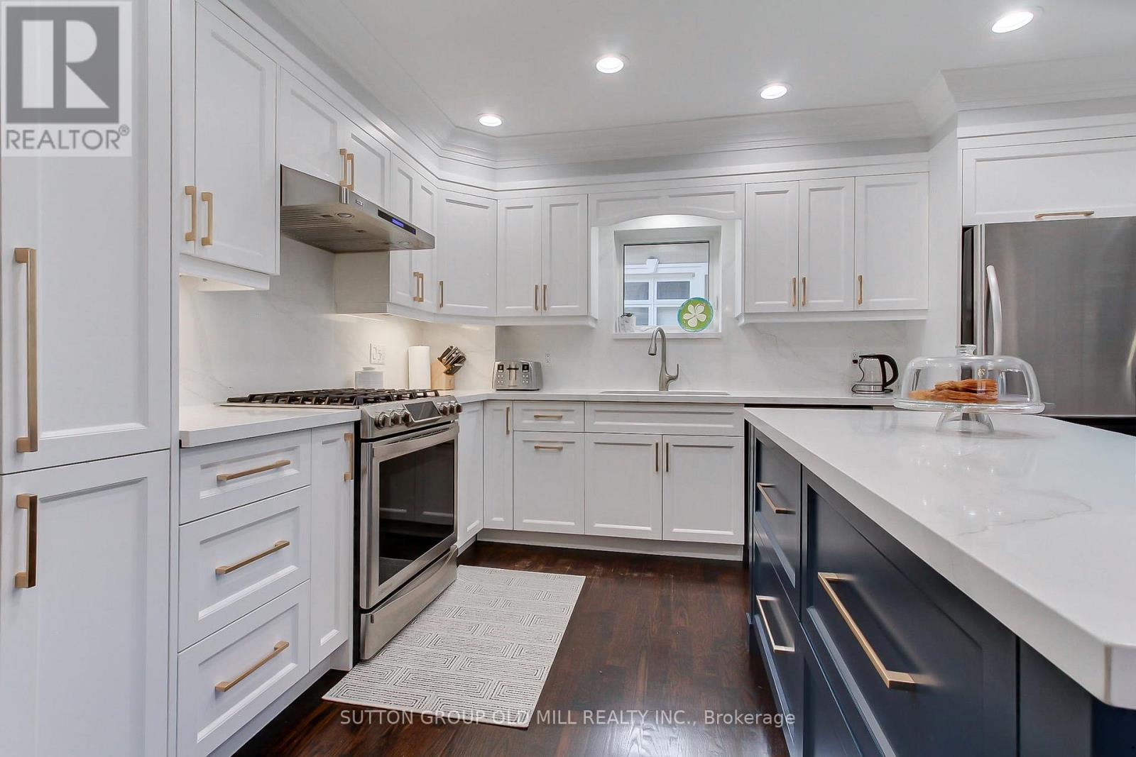 8 Lockheed Boulevard, Toronto, Ontario  M9P 2H6 - Photo 11 - W13816724