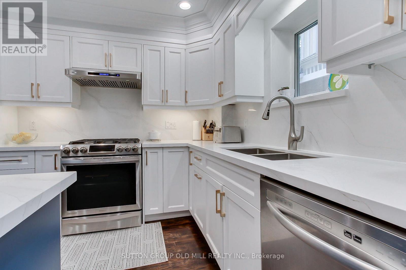 8 Lockheed Boulevard, Toronto, Ontario  M9P 2H6 - Photo 12 - W13816724