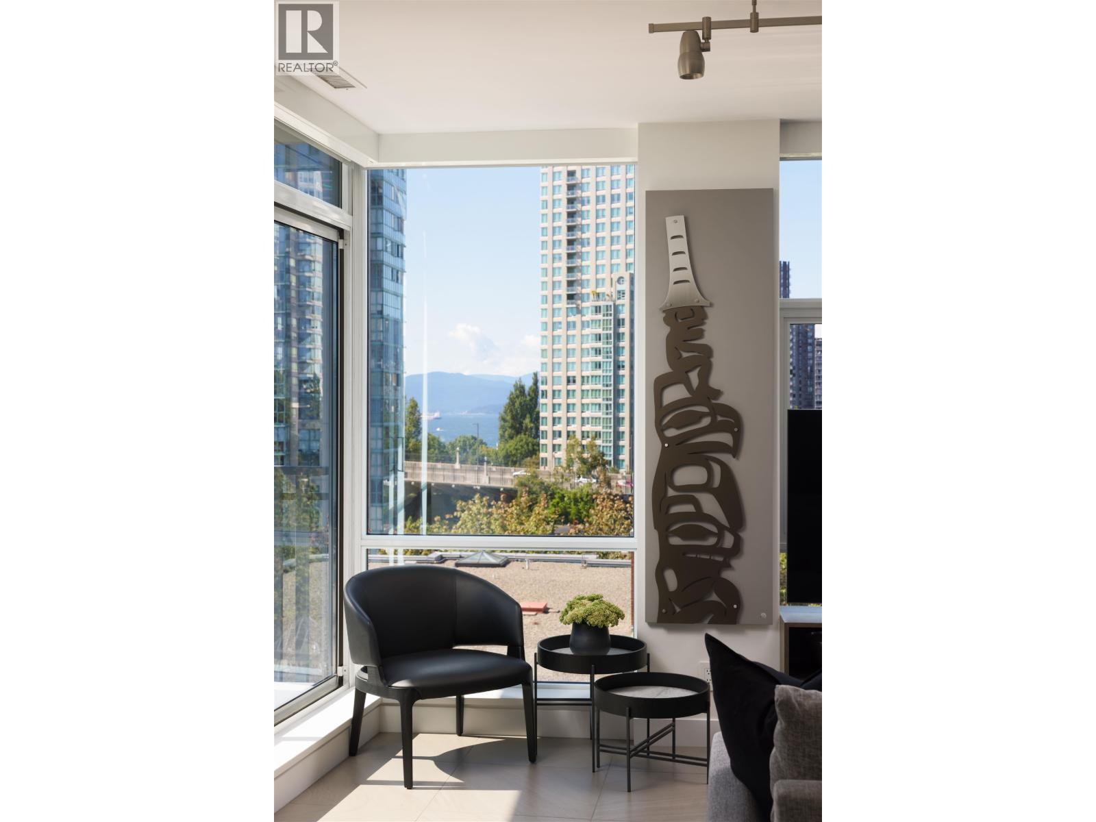805 1455 HOWE STREET photo 9