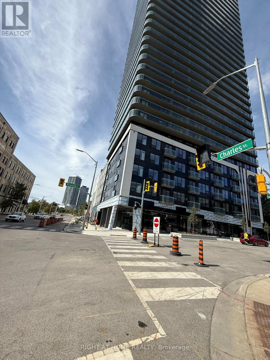 405 - 30 Francis Street S, Kitchener, Ontario  N2G 0H1 - Photo 2 - X13816714