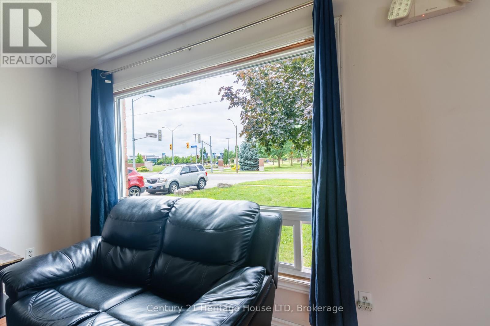 542 First Avenue N, Welland (N. Welland), Ontario  L3C 1Z3 - Photo 2 - X13816742