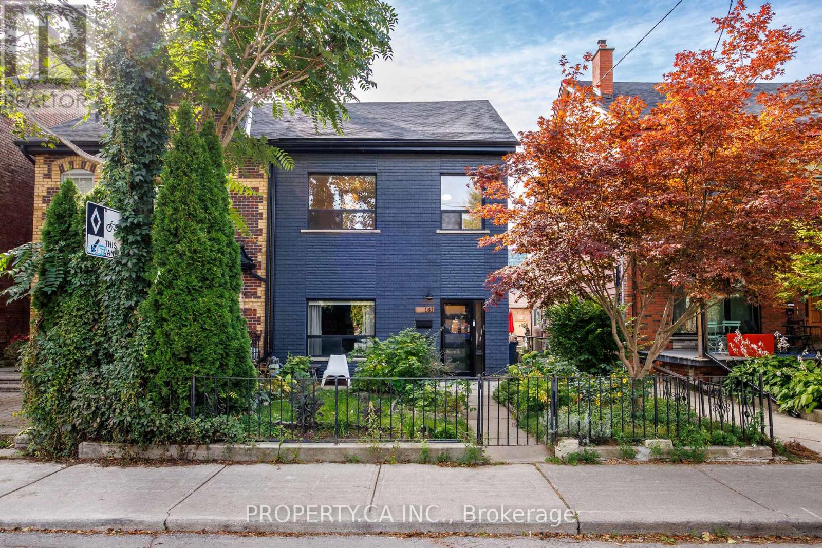 UPPER - 181 ARGYLE STREET, toronto (little portugal), Ontario