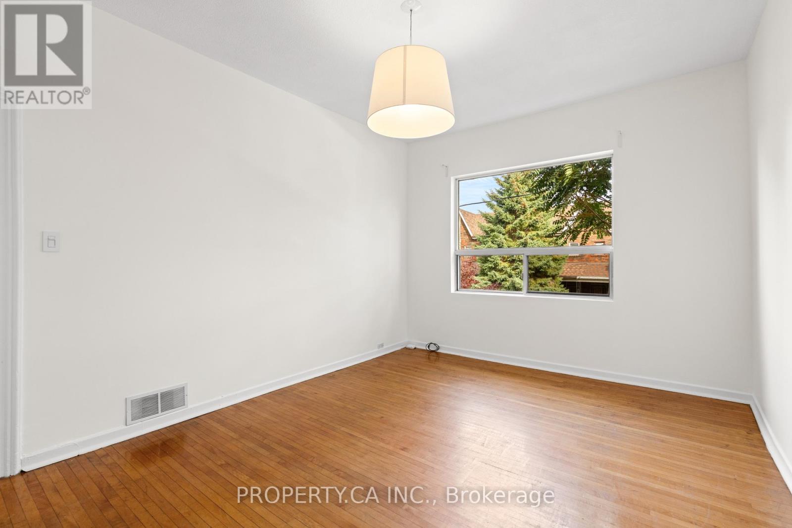 Upper - 181 Argyle Street, Toronto (Little Portugal), Ontario  M6J 1P5 - Photo 11 - C13816750