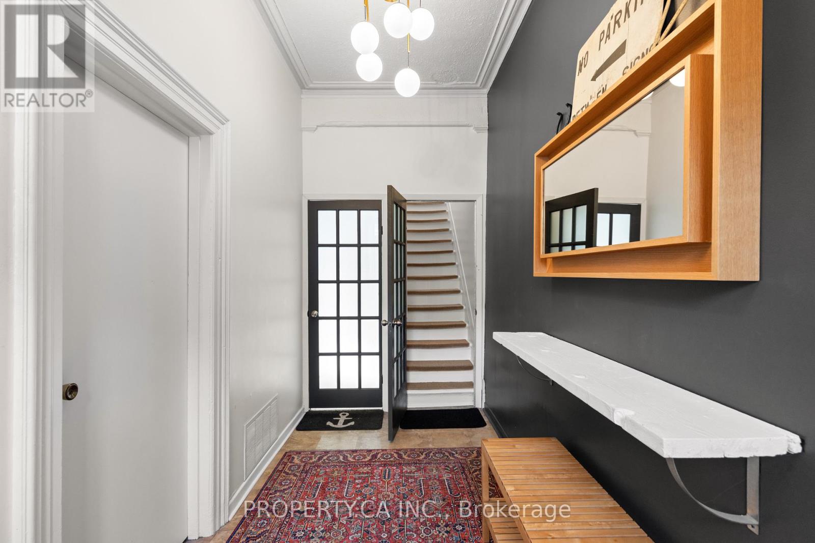 Upper - 181 Argyle Street, Toronto (Little Portugal), Ontario  M6J 1P5 - Photo 3 - C13816750