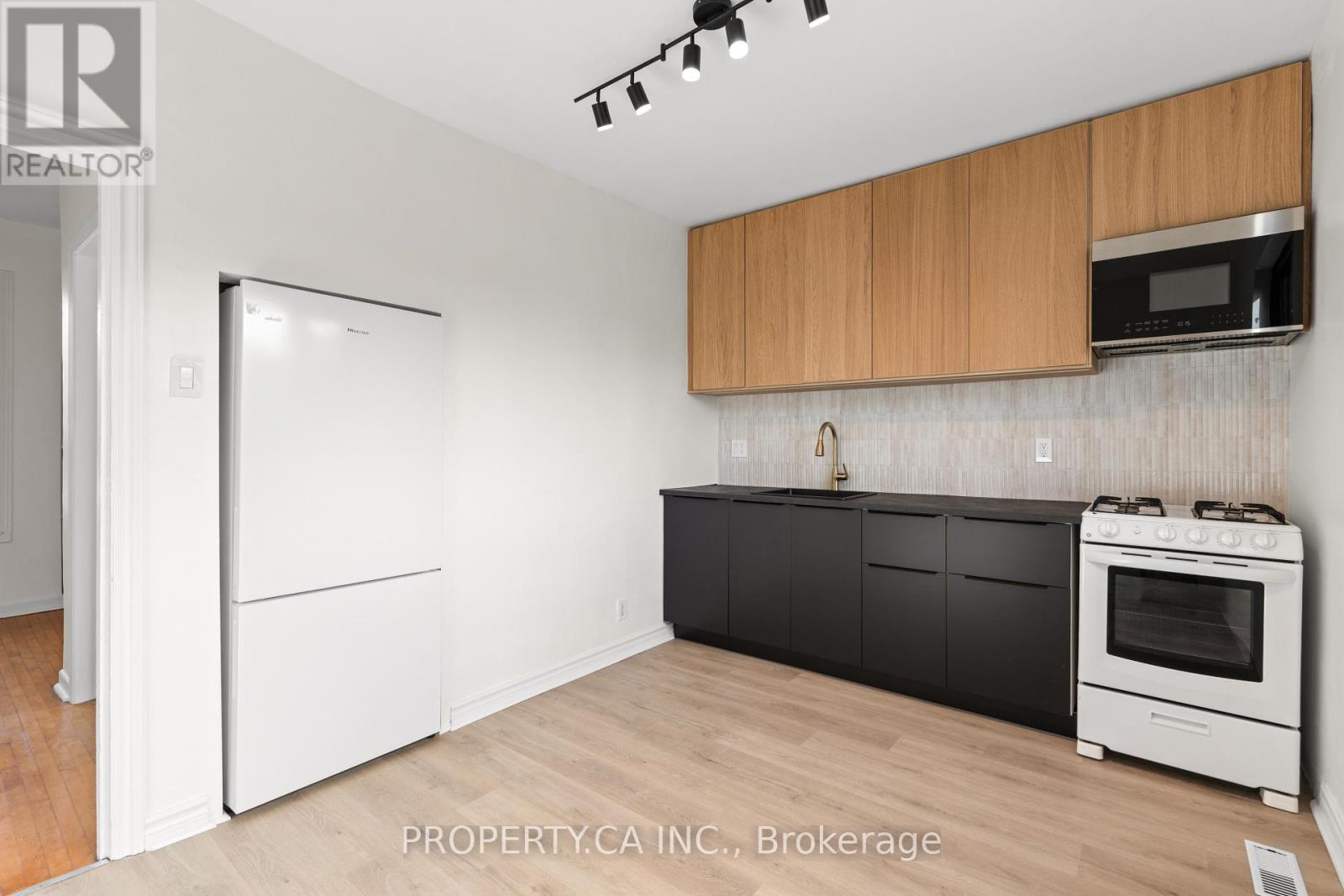 Upper - 181 Argyle Street, Toronto (Little Portugal), Ontario  M6J 1P5 - Photo 5 - C13816750