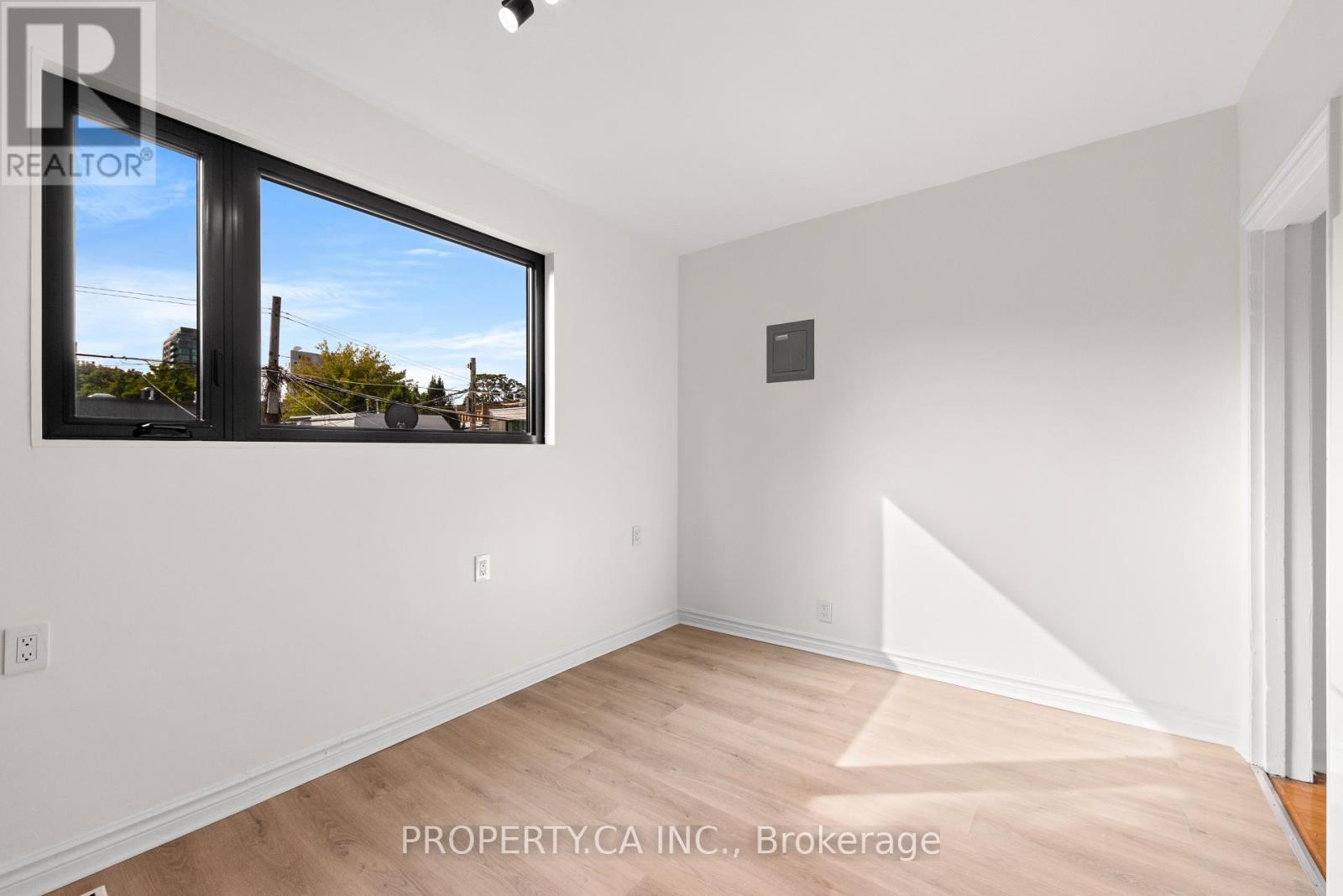 Upper - 181 Argyle Street, Toronto (Little Portugal), Ontario  M6J 1P5 - Photo 6 - C13816750