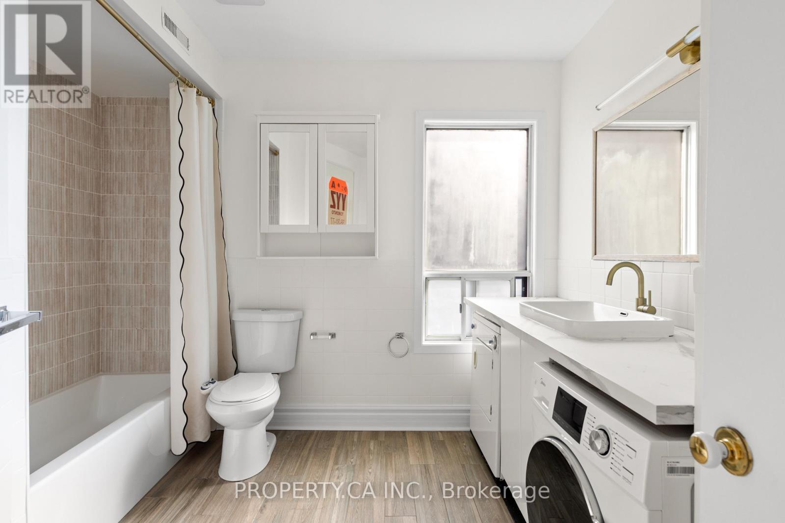 Upper - 181 Argyle Street, Toronto (Little Portugal), Ontario  M6J 1P5 - Photo 7 - C13816750