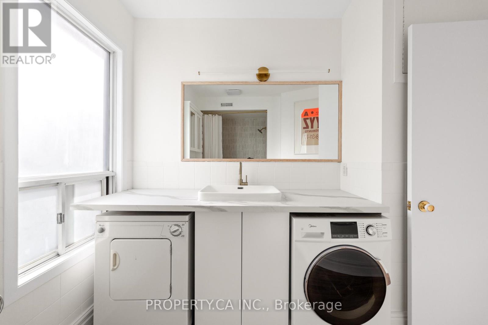 Upper - 181 Argyle Street, Toronto (Little Portugal), Ontario  M6J 1P5 - Photo 8 - C13816750