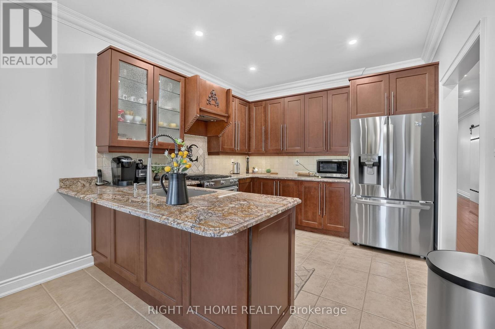 66 Sanremo Court, Vaughan, Ontario  L4H 1K5 - Photo 9 - N13816734