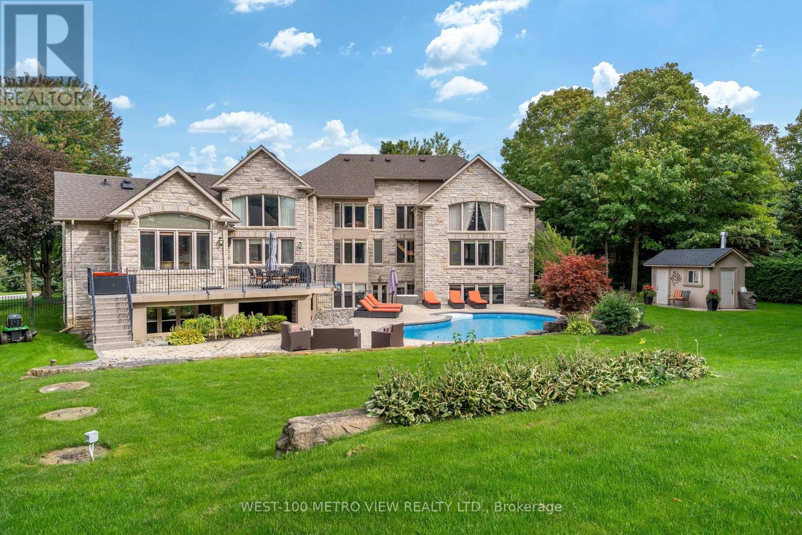 36 ABBRUZZE COURT, Vaughan, Ontario
