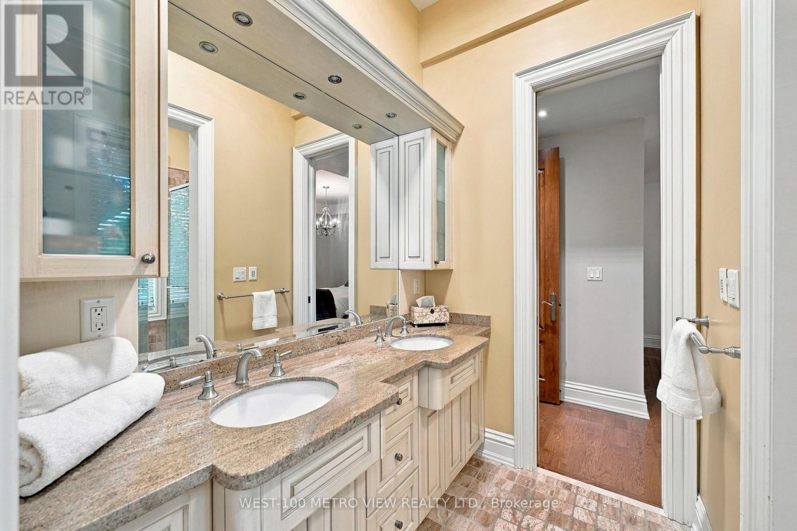 36 Abbruzze Court, Vaughan, Ontario  L4L 8Z1 - Photo 29 - N13816748