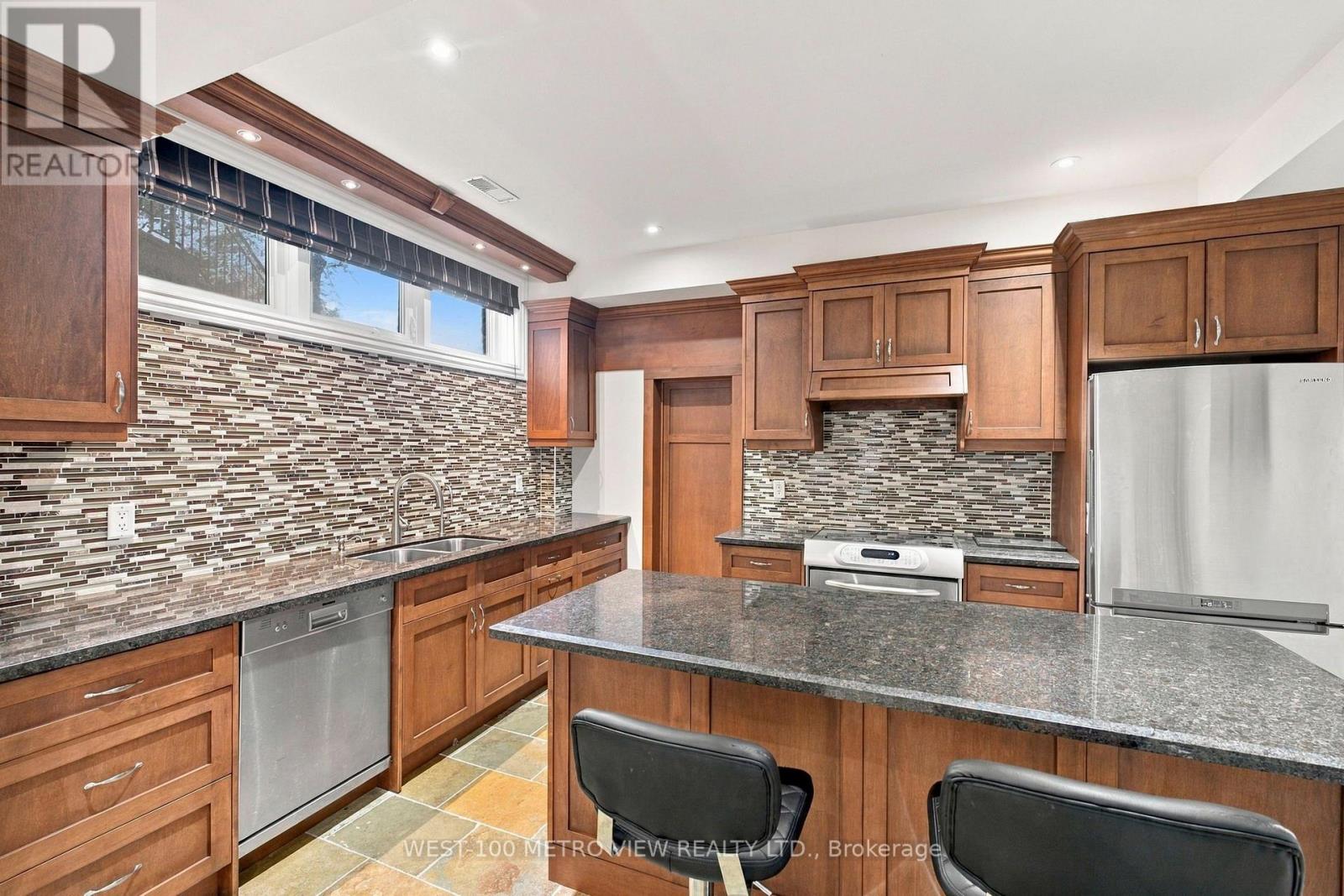 36 Abbruzze Court, Vaughan, Ontario  L4L 8Z1 - Photo 40 - N13816748