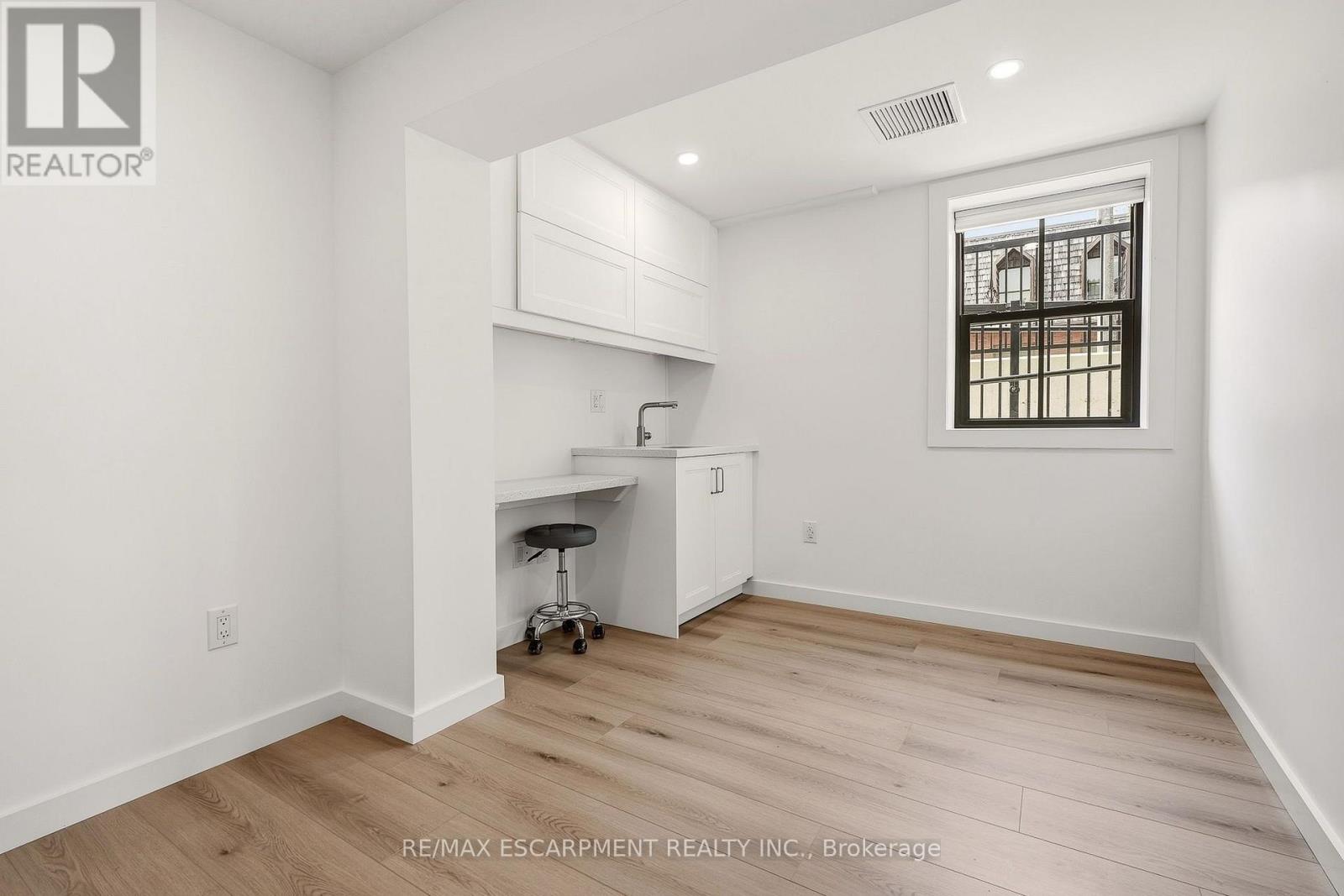 Room 2 - 326 Wilson Street E, Hamilton, Ontario  L9G 2C2 - Photo 28 - X13815924