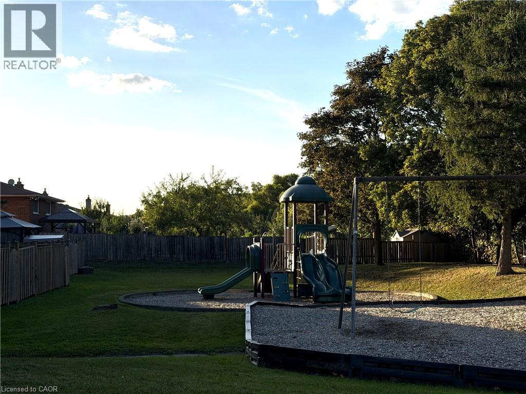 66 Summercrest Drive Unit# 18, Hamilton, Ontario  L8K 6G6 - Photo 18 - 40865150