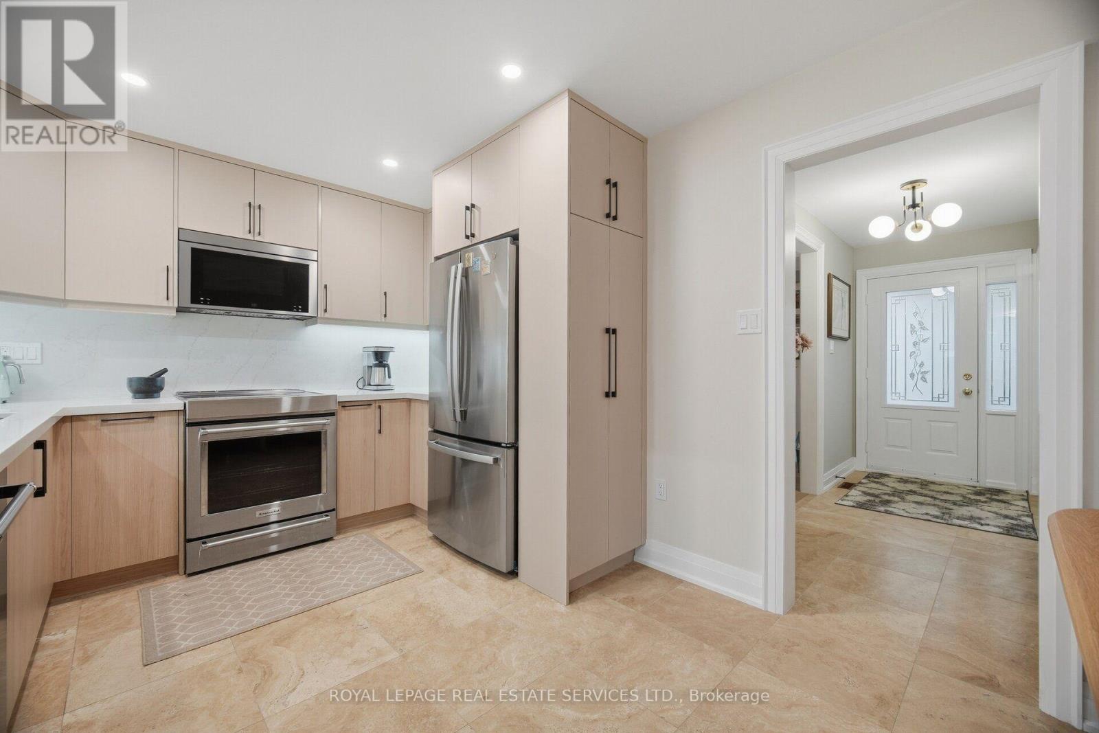 726 Netherton Crescent, Mississauga, Ontario  L4Y 2M4 - Photo 12 - W13816764