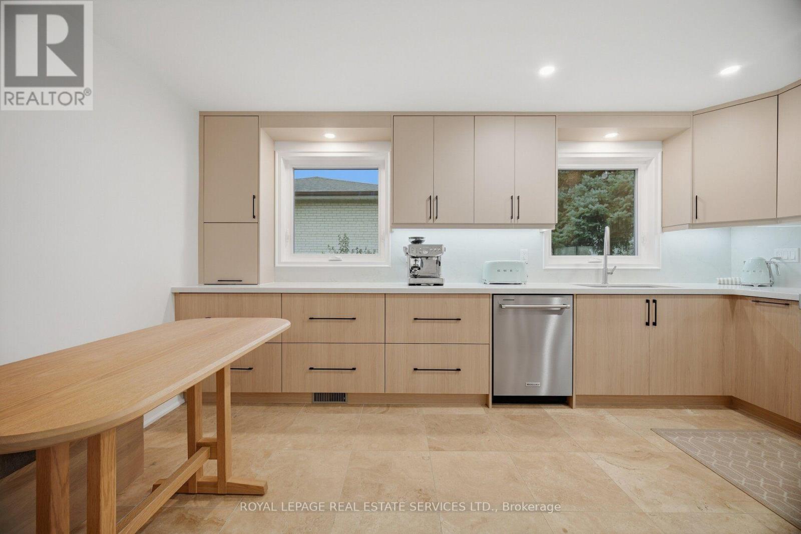 726 Netherton Crescent, Mississauga, Ontario  L4Y 2M4 - Photo 11 - W13816764