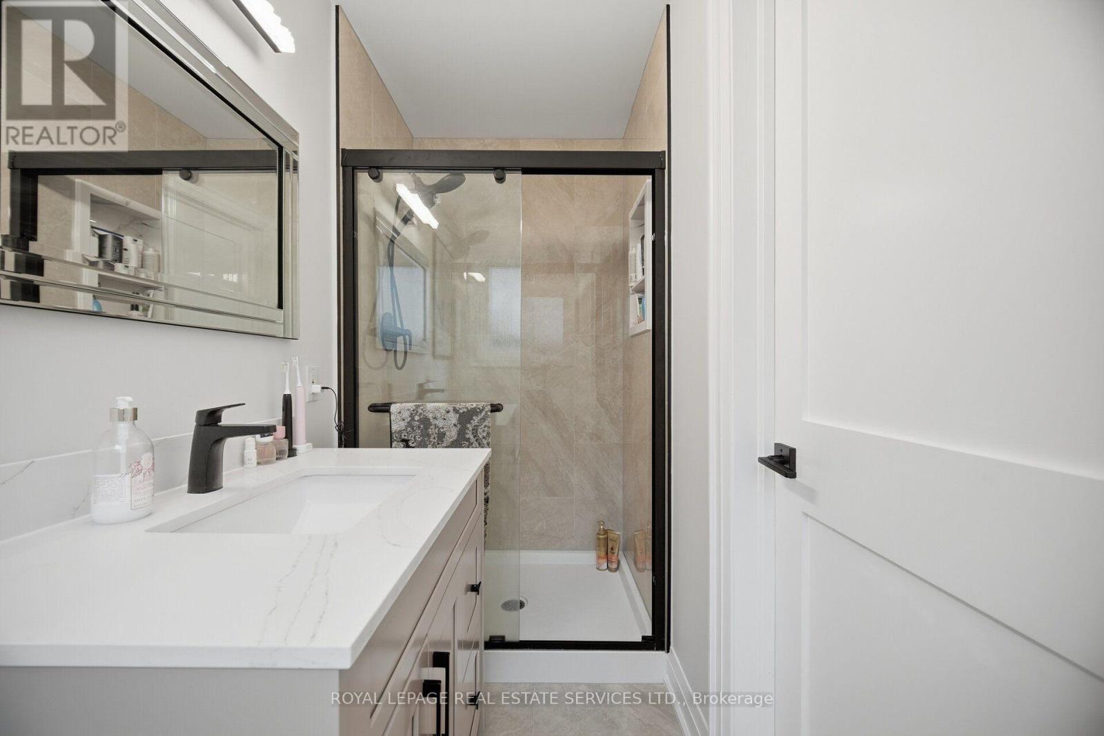 726 Netherton Crescent, Mississauga, Ontario  L4Y 2M4 - Photo 30 - W13816764