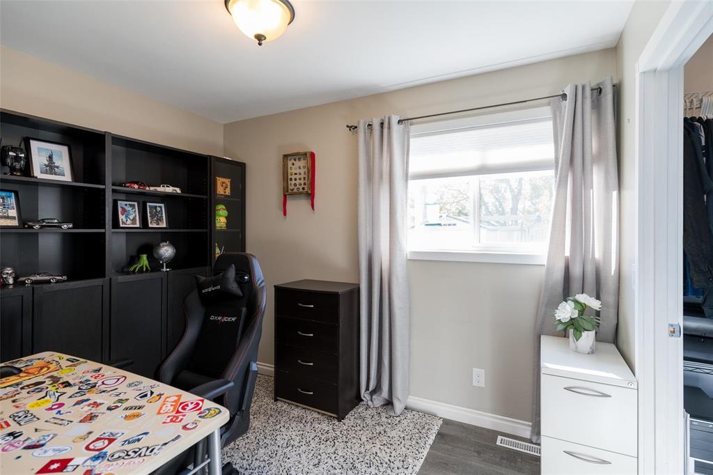 1904 Bannatyne Avenue W, Winnipeg, Manitoba  R2R 0B3 - Photo 24 - 202623779