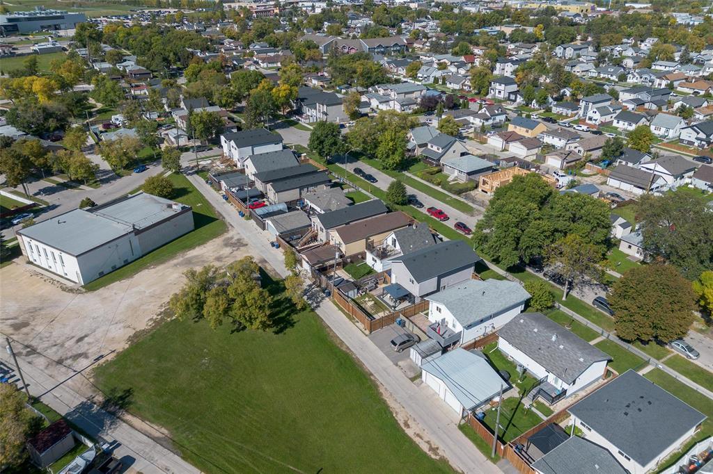 1904 Bannatyne Avenue W, Winnipeg, Manitoba  R2R 0B3 - Photo 47 - 202623779