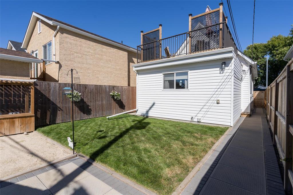 1904 Bannatyne Avenue W, Winnipeg, Manitoba  R2R 0B3 - Photo 38 - 202623779
