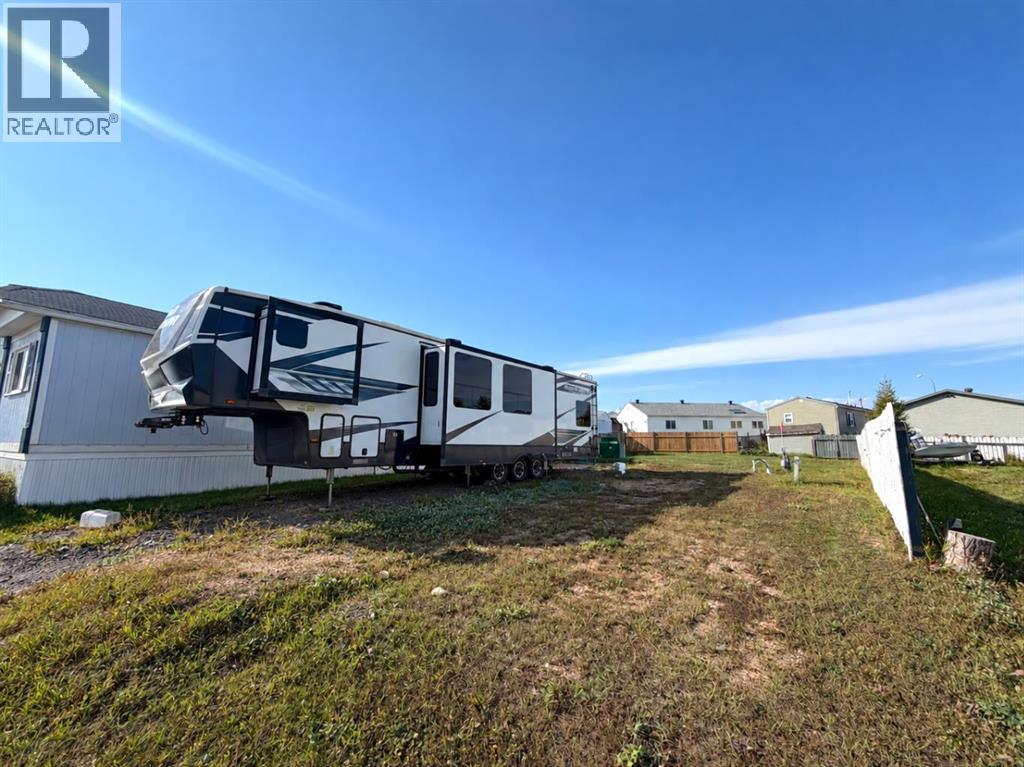 176 Greenwich Lane, Fort Mcmurray, Alberta  T9H 3Z3 - Photo 1 - A2347321
