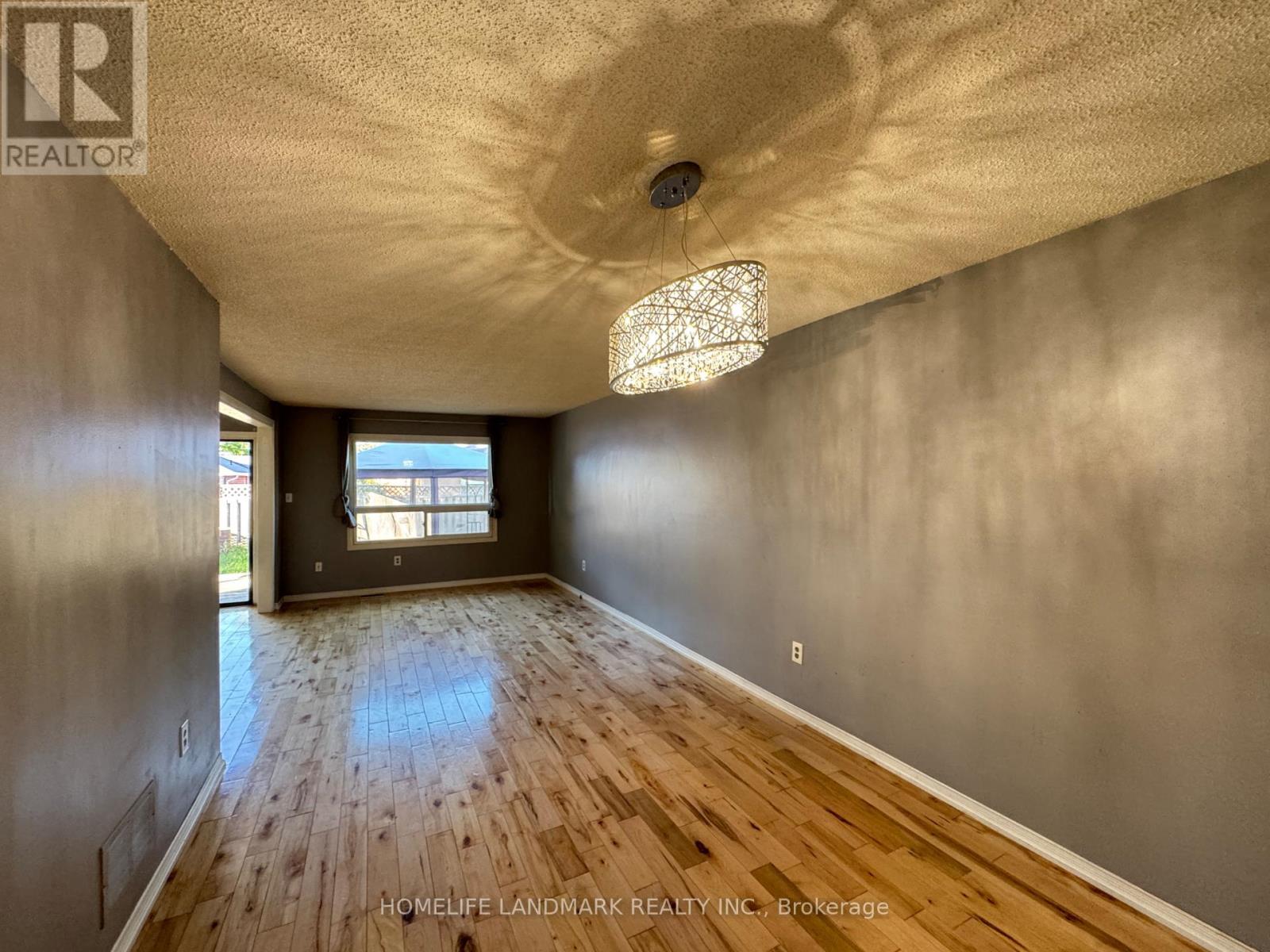 23 Wallace Drive, Barrie, Ontario  L4N 7E2 - Photo 6 - S13808392