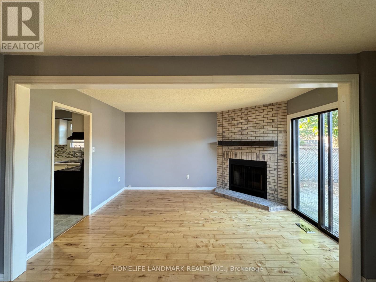 23 Wallace Drive, Barrie, Ontario  L4N 7E2 - Photo 4 - S13808392