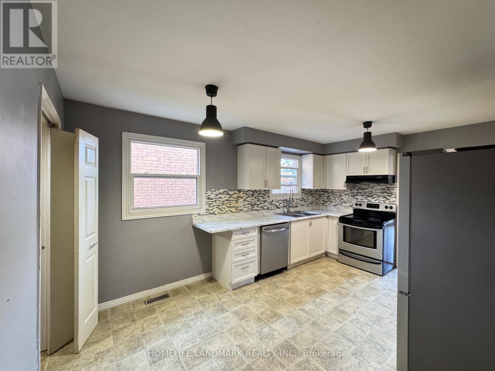 23 Wallace Drive, Barrie, Ontario  L4N 7E2 - Photo 8 - S13808392