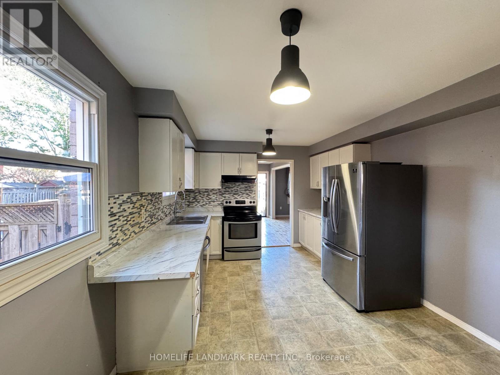 23 Wallace Drive, Barrie, Ontario  L4N 7E2 - Photo 9 - S13808392
