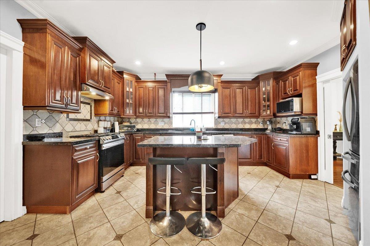 6358 167B STREET photo 12