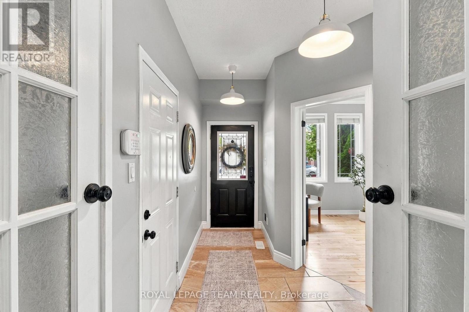 216 Sorento Street, Ottawa, Ontario  K2J 0B5 - Photo 3 - X13816806