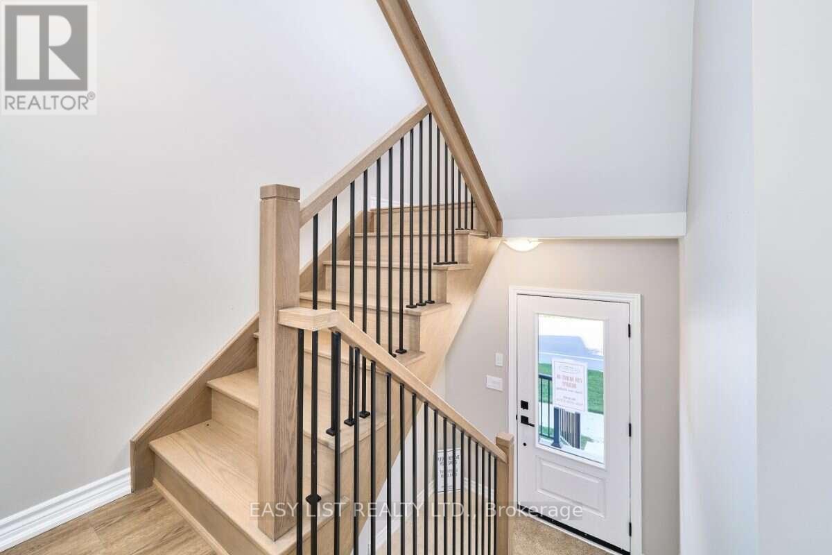 19 Addyman Crescent, Clarington, Ontario  L1B 0X4 - Photo 4 - E13816822