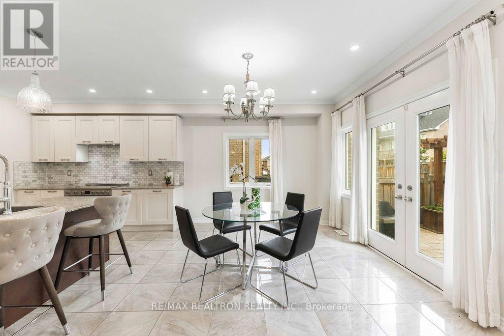 34 Vivian Creek Road, East Gwillimbury, Ontario  L0G 1M0 - Photo 14 - N13816804