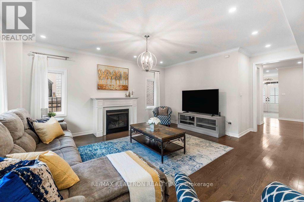 34 Vivian Creek Road, East Gwillimbury, Ontario  L0G 1M0 - Photo 16 - N13816804