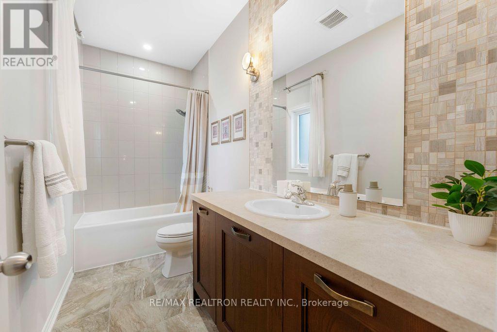 34 Vivian Creek Road, East Gwillimbury, Ontario  L0G 1M0 - Photo 35 - N13816804