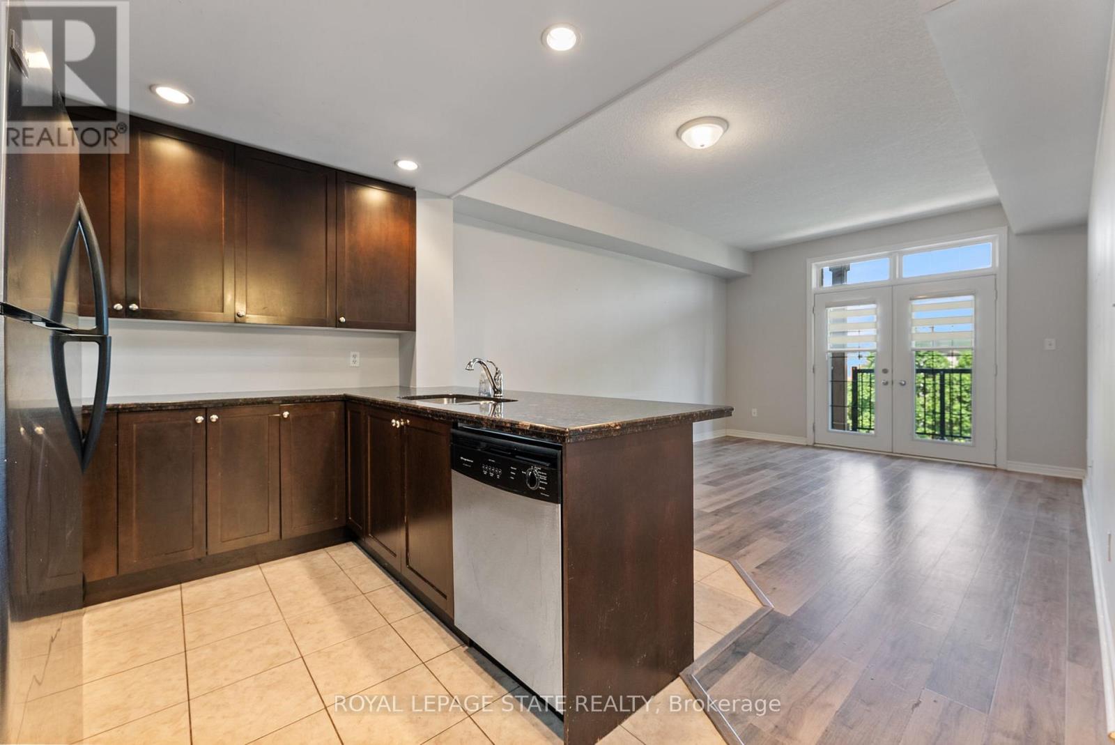396 Plains Road E, Burlington, Ontario  L7T 2C8 - Photo 13 - W13816818