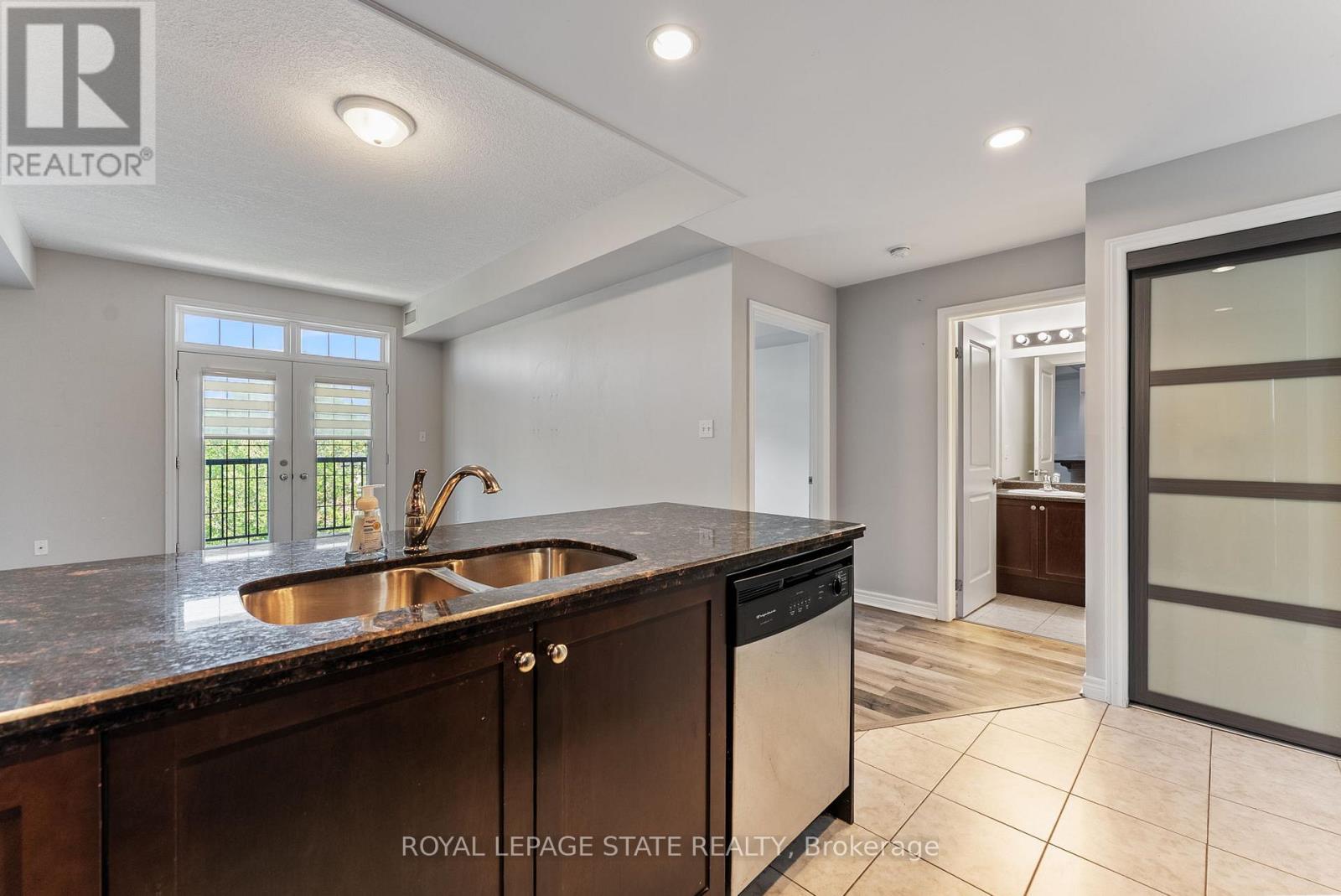 396 Plains Road E, Burlington, Ontario  L7T 2C8 - Photo 15 - W13816818