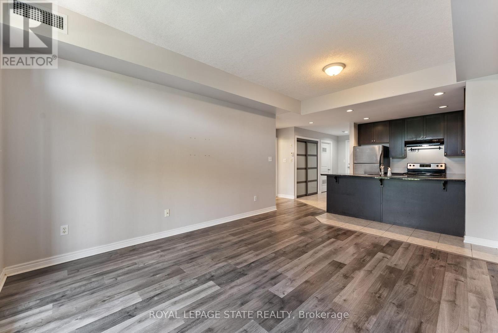 396 Plains Road E, Burlington, Ontario  L7T 2C8 - Photo 17 - W13816818