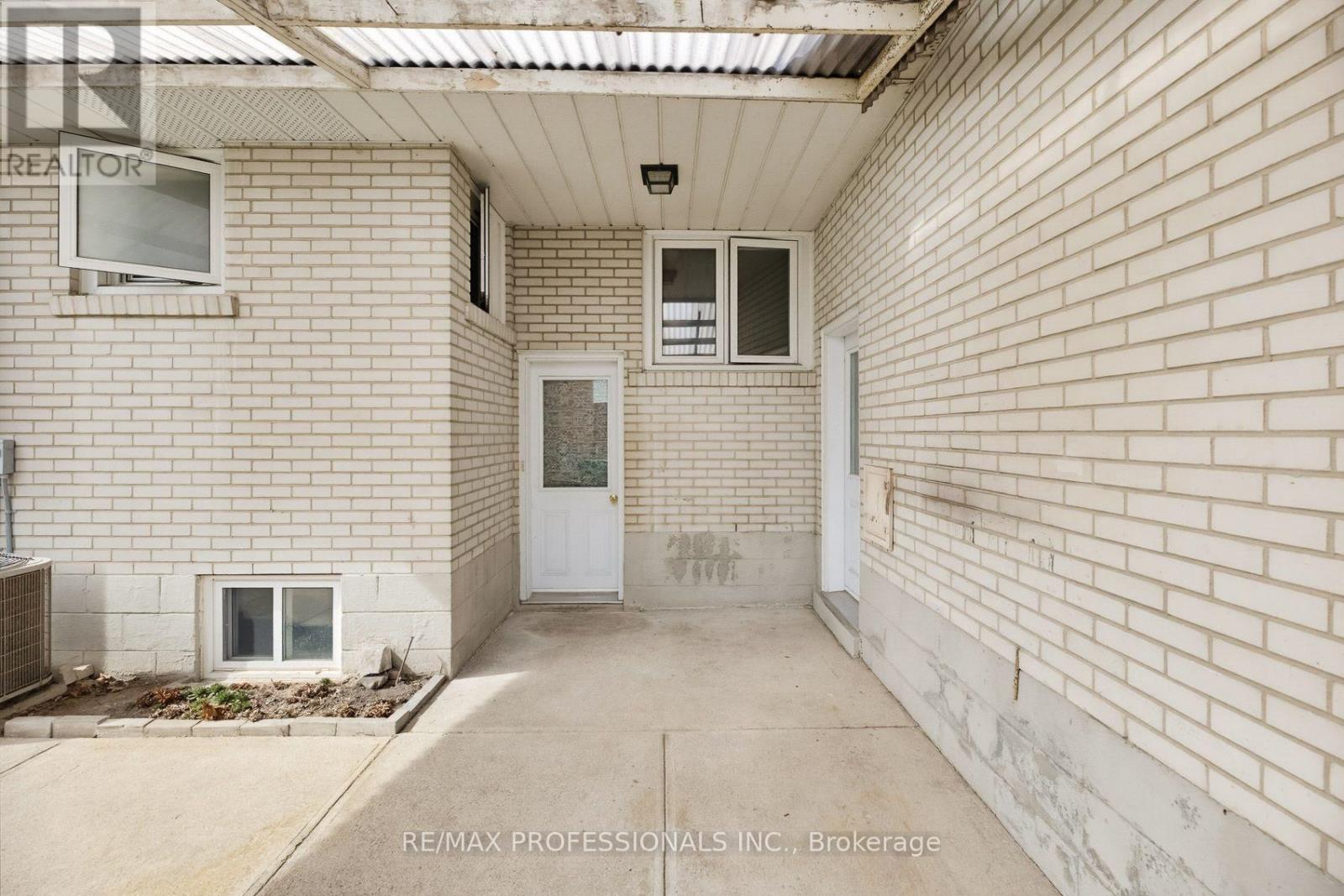 4038 Wilcox Road, Mississauga, Ontario  L4Z 1B7 - Photo 13 - W13816828
