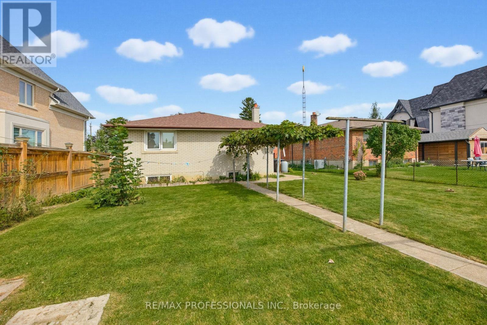 4038 Wilcox Road, Mississauga, Ontario  L4Z 1B7 - Photo 16 - W13816828