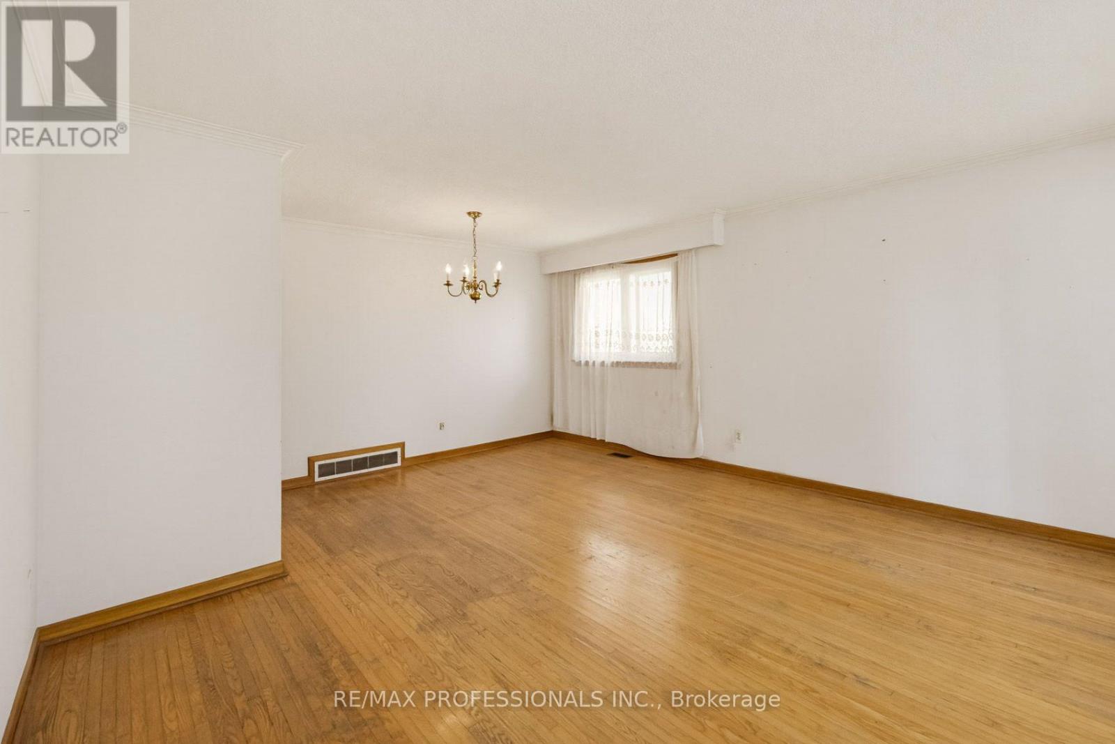 4038 Wilcox Road, Mississauga, Ontario  L4Z 1B7 - Photo 6 - W13816828